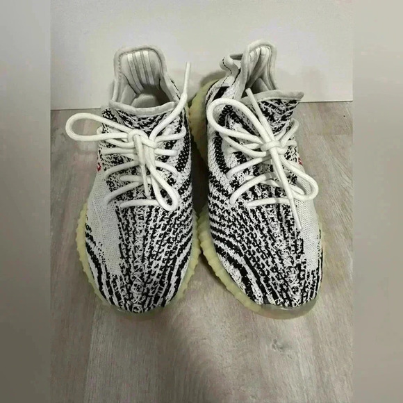 Adidas Yeezy Boost 350 V2 Zebra Size 6.5 - Picture 3 of 8